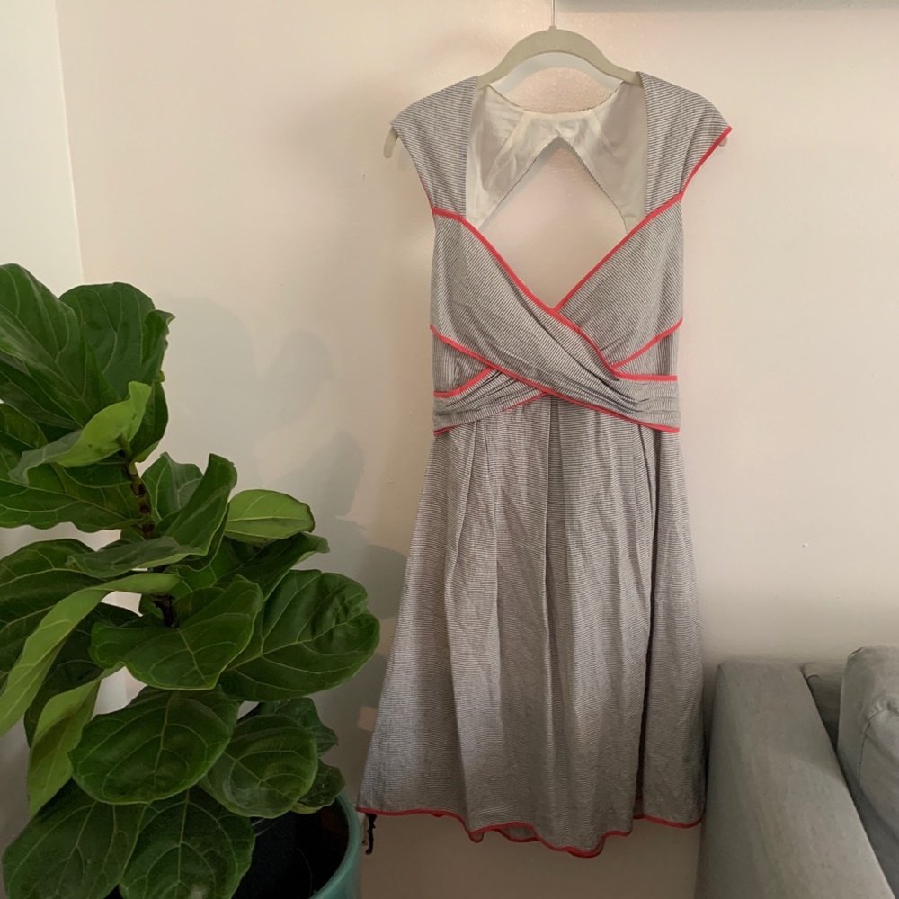 Jessica Simpson Gray White Stripe Size 14 Dress